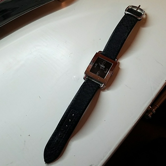 Authentic Coach watch signature band - Picture 2 of 4